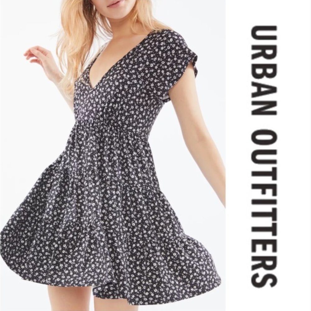 3 HR SALE ❤️ Urban Outfitters - UO Julia Tiered Frock Mini Dress
